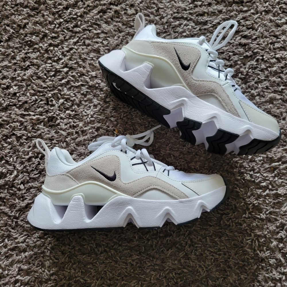 Size 5 - Nike RYZ 365 Summit White